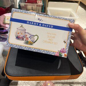 Beautiful antique Harry & David Tea set in one